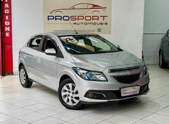 CHEVROLET ONIX 1.4 MPFI LT 8V FLEX 4P MANUAL CHEVROLET ONIX 1.4 MPFI LT 8V FLEX 4P MANUAL